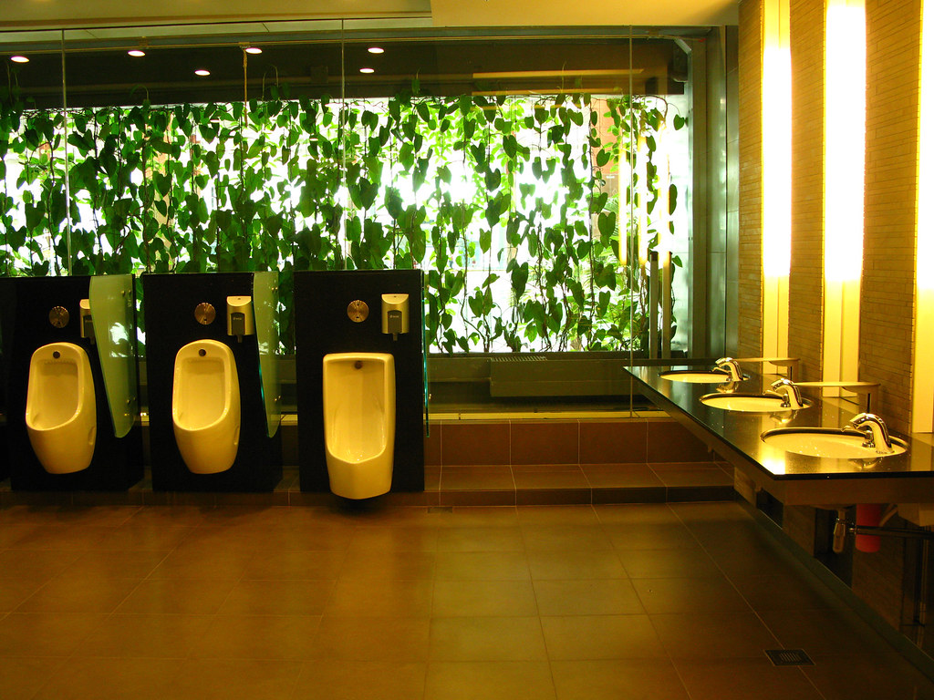Changi Airport Toilets Even the toilets at Terminal 3 of C… Flickr