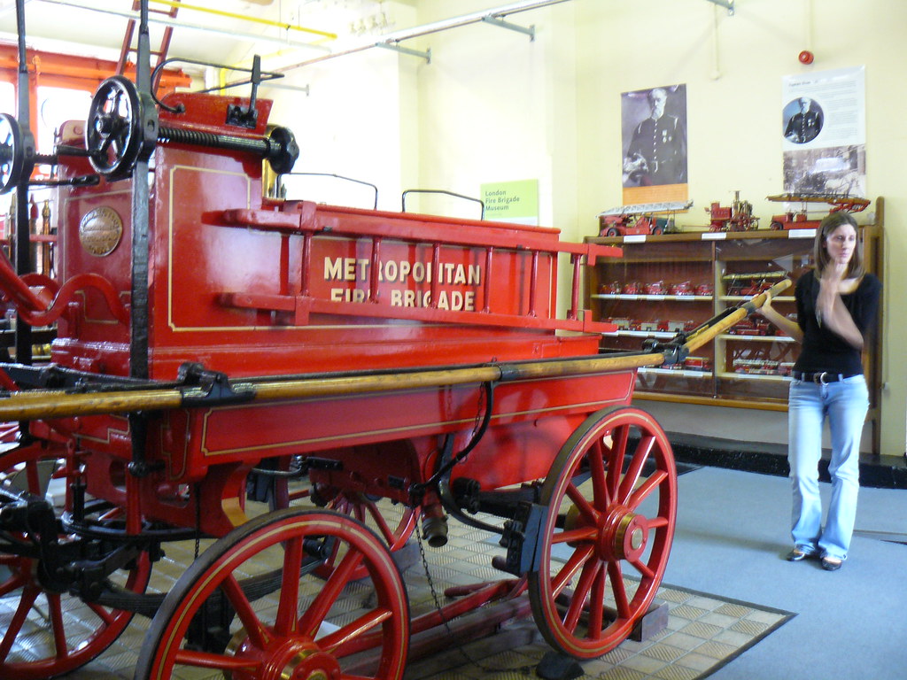 Mid19th Century HorseDrawn Fire Engine My visit to the L… Flickr