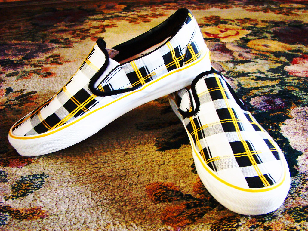 Yellow, Black, White Vans shoes Vans limited edition yello… Flickr