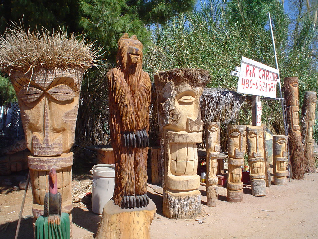 Tiki Statues and Totem poles for sale on side of road Flickr