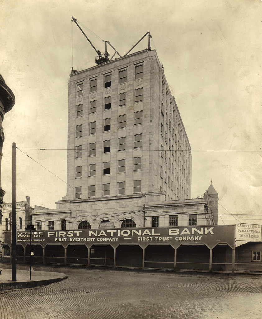First National Bank, Oshkosh, WI (Construction 1927) Flickr