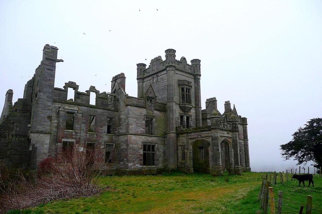Imposing ruin Ury House, Stonehaven. archibaldo Flickr