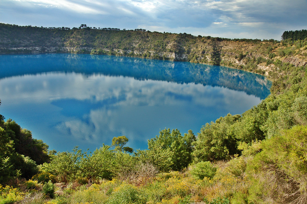 Mount Gambier's Blue Lake Blue Lake, Mount Gambier, South … Flickr