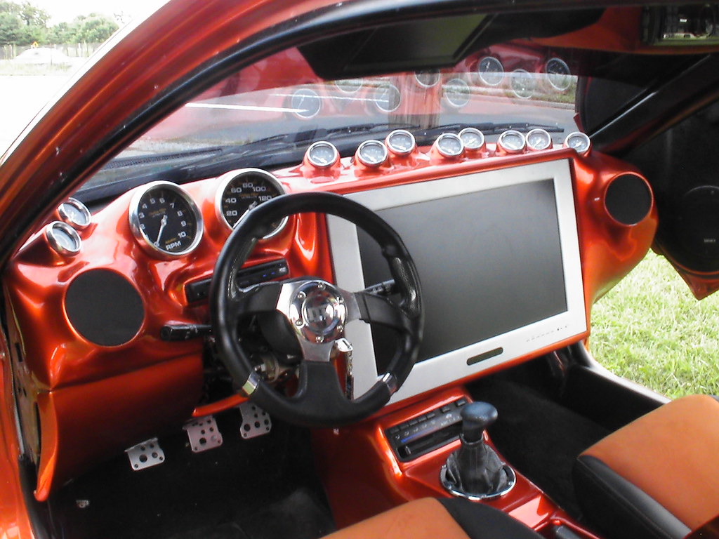 EZ Concepts 07 Car show EZ's Civic with 27" screen in mold… Flickr