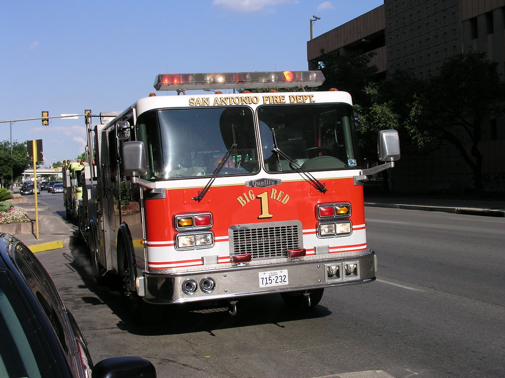 Big Red 1, Ladder Truck, San Antonio, TX San Antonio Fire … Flickr