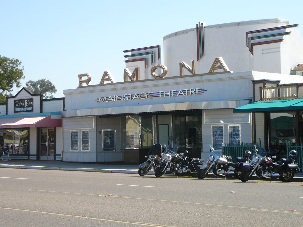 ramona_mainstage_theater1100796 The theater in Ramona Cal… Flickr