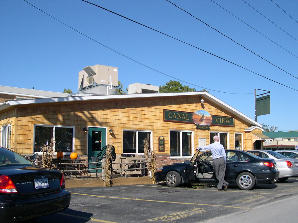 Canal View Cafe overlooking the Lake Sylvan Beach, NY on L… Flickr