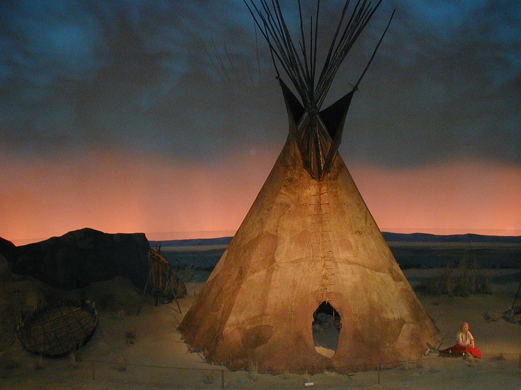 Nez Perce buffalo hide tipi · circa 1850 Museums oftentime… Flickr