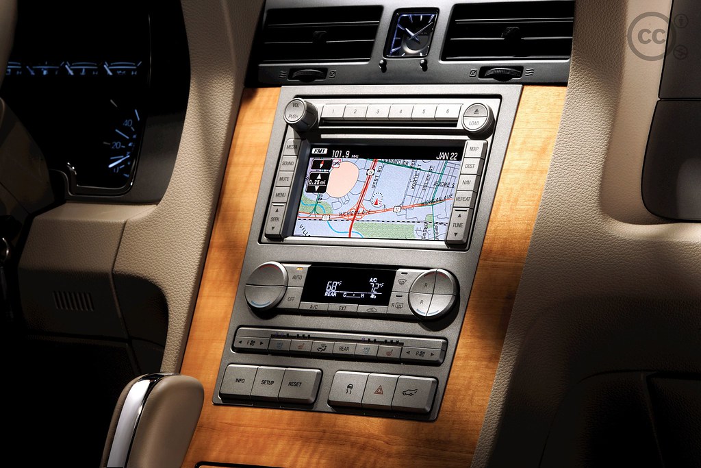 2008 Lincoln Navigator Navigation; Radio 2008 Lincoln Nav… Flickr