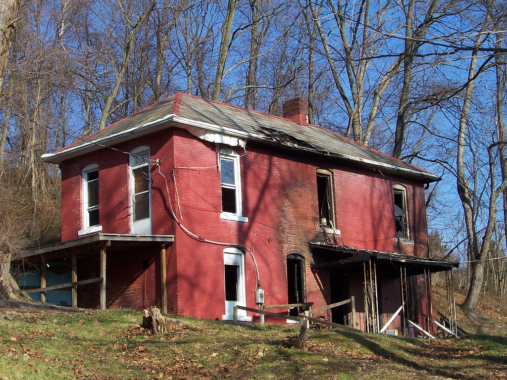OH Crooksville House Abandoned house on a hillside in Cr… Flickr