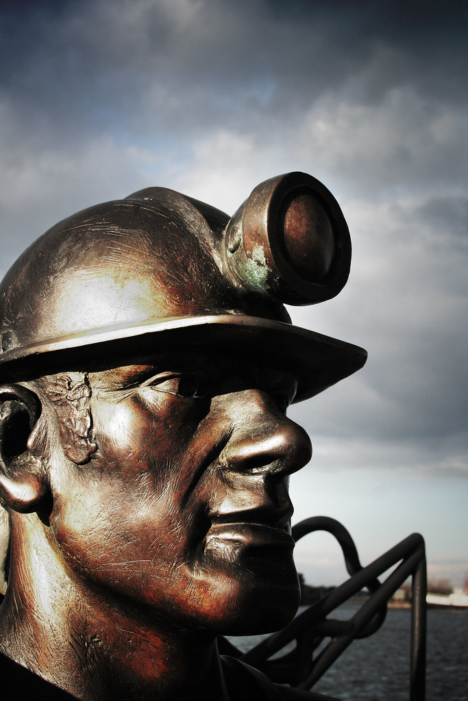 Coal Miner Statue Bronze coal miner statue in Cardiff Bay.… Lloyd