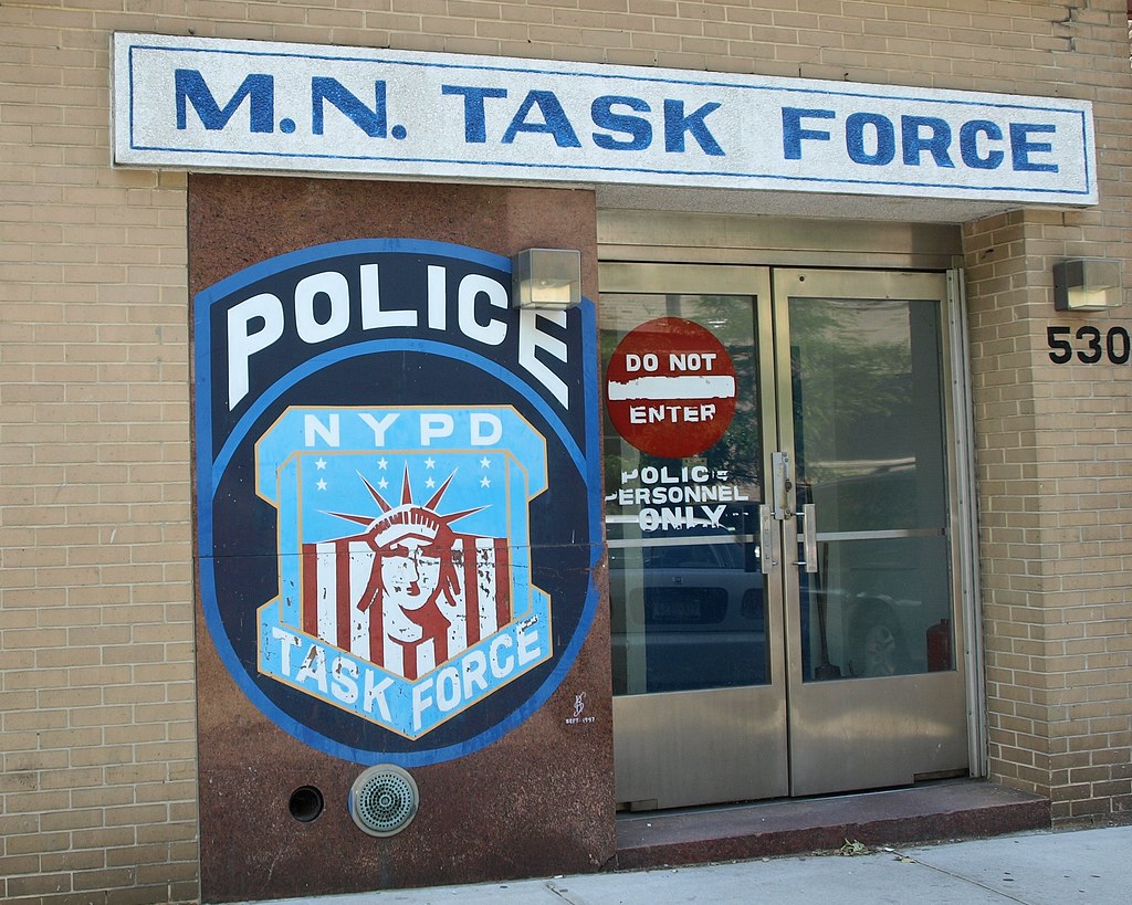 P026s NYPD Manhattan North Task Force Police Station, Harl… Flickr