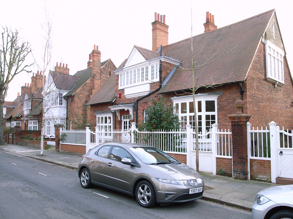 Housing in Bedford Park Housing on Vanburgh Crescent and M… Flickr