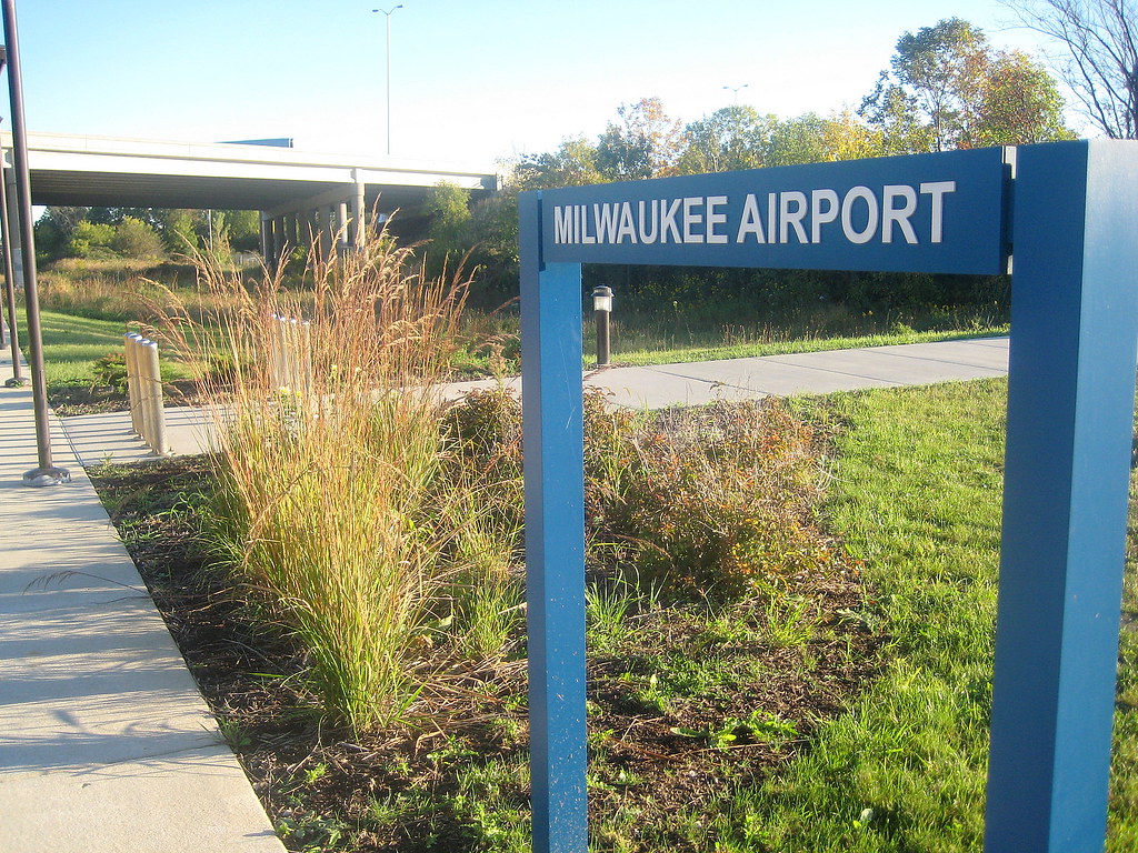 Milwaukee airport Amtrak station (MKA) For a convoluted se… Flickr