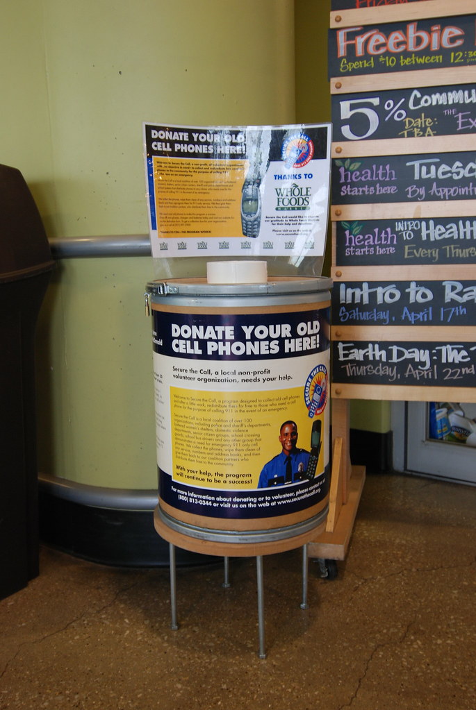 Chicago Donate your old cell phones here! Gosia Malochleb Flickr