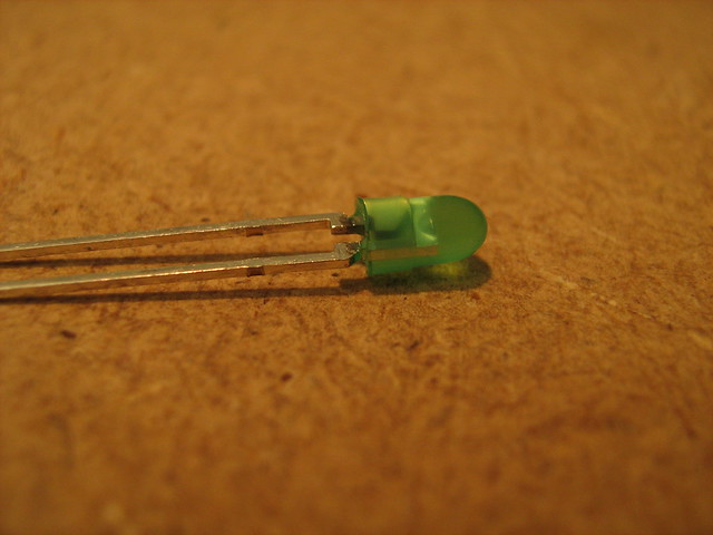 How to determine Through Hole LED Polarity? Electronic things… and stuff