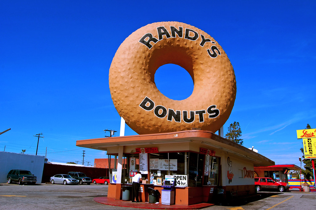 Randy's Donuts Los Angeles This building has appeared in a… Flickr