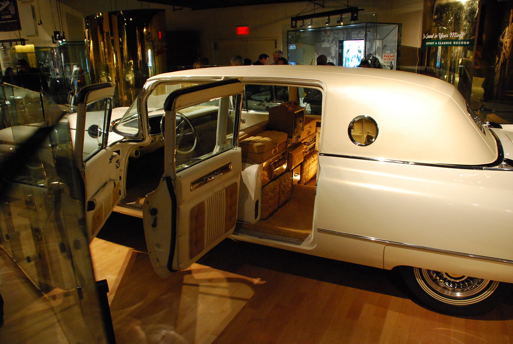 Elvis' gold Cadillac Country Music Hall of Fame and Museum… Flickr