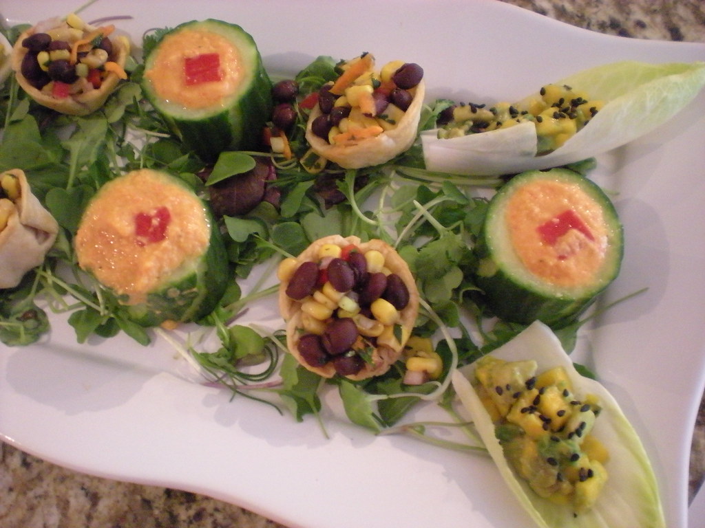 Vegan Hors D'oeuvres Cucumber cups with roasted red pepper… Flickr