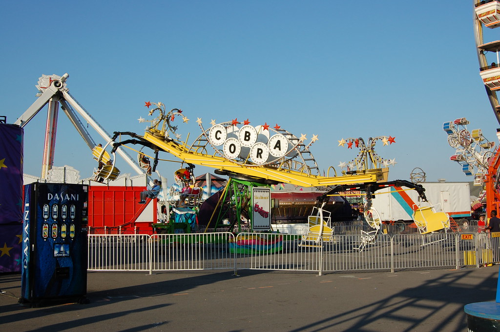 Cobra The Midway NYS Fair The Cobra ride is on the mid… Flickr