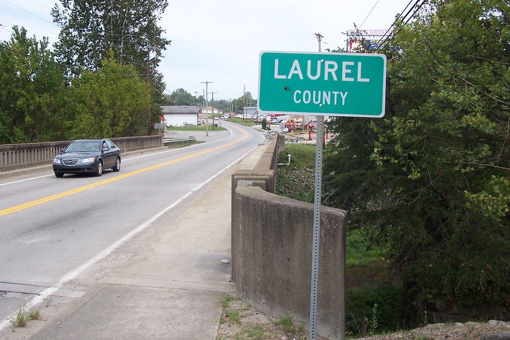 Laurel County Line This sign is on the old Dixie Highway w… Flickr