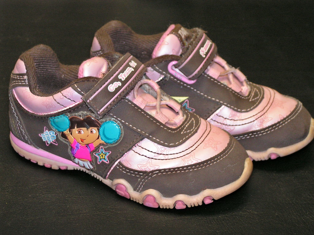 Dora Tennis Shoes Dora the Explorer tennis shoes. Size 9. … Flickr