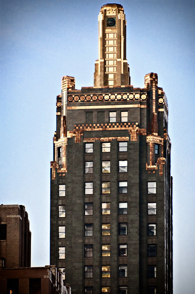 Carbide & Carbon Building (1929), crown, 230 North Michiga… Flickr