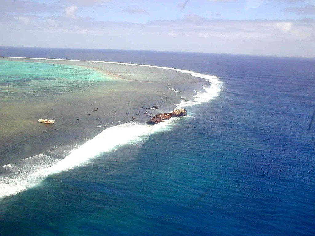 1990's The Runic wrecked on Middleton Reef williamsrigley45 Flickr