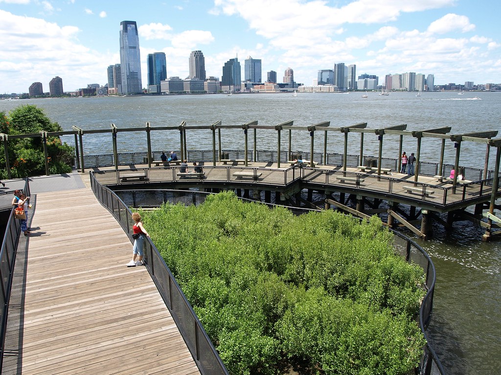 South Cove Pier, Battery Park City, Hudson River, New York… Flickr