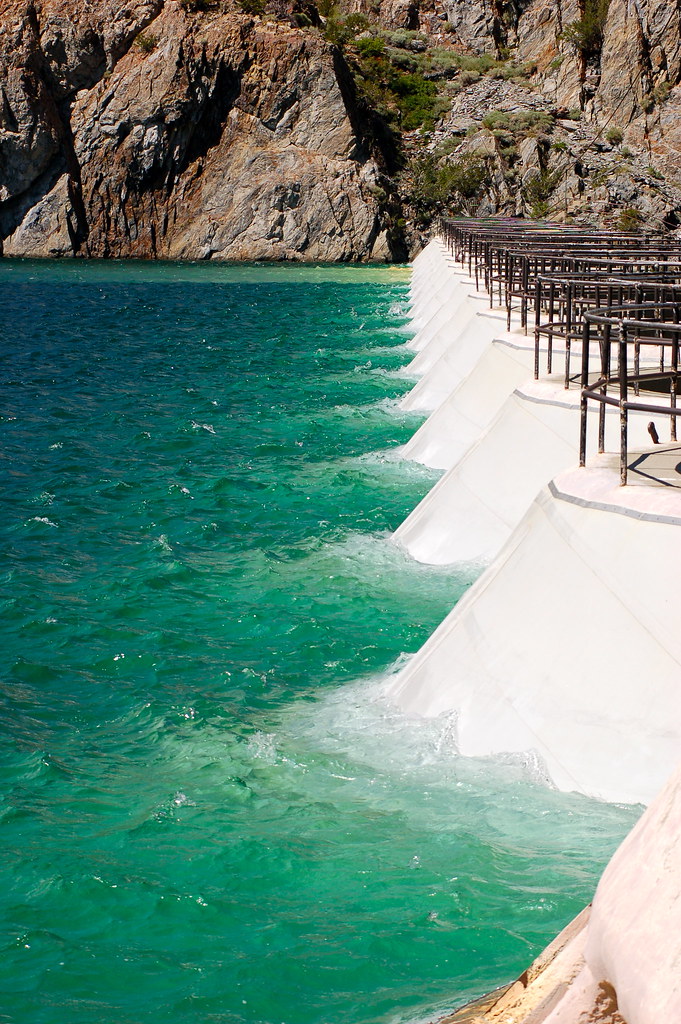 Gem Lake Dam New dam membrane creates amazing colors in th… Flickr