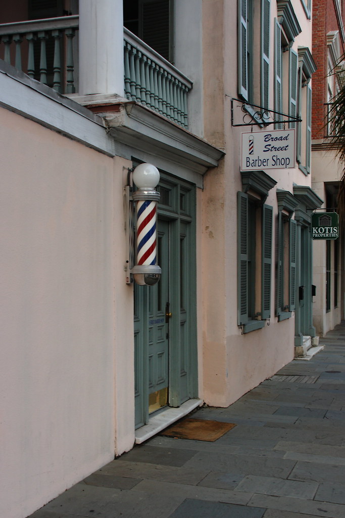 Broad Street Barber Shop Oldfashioned barber pole Downtow… Flickr