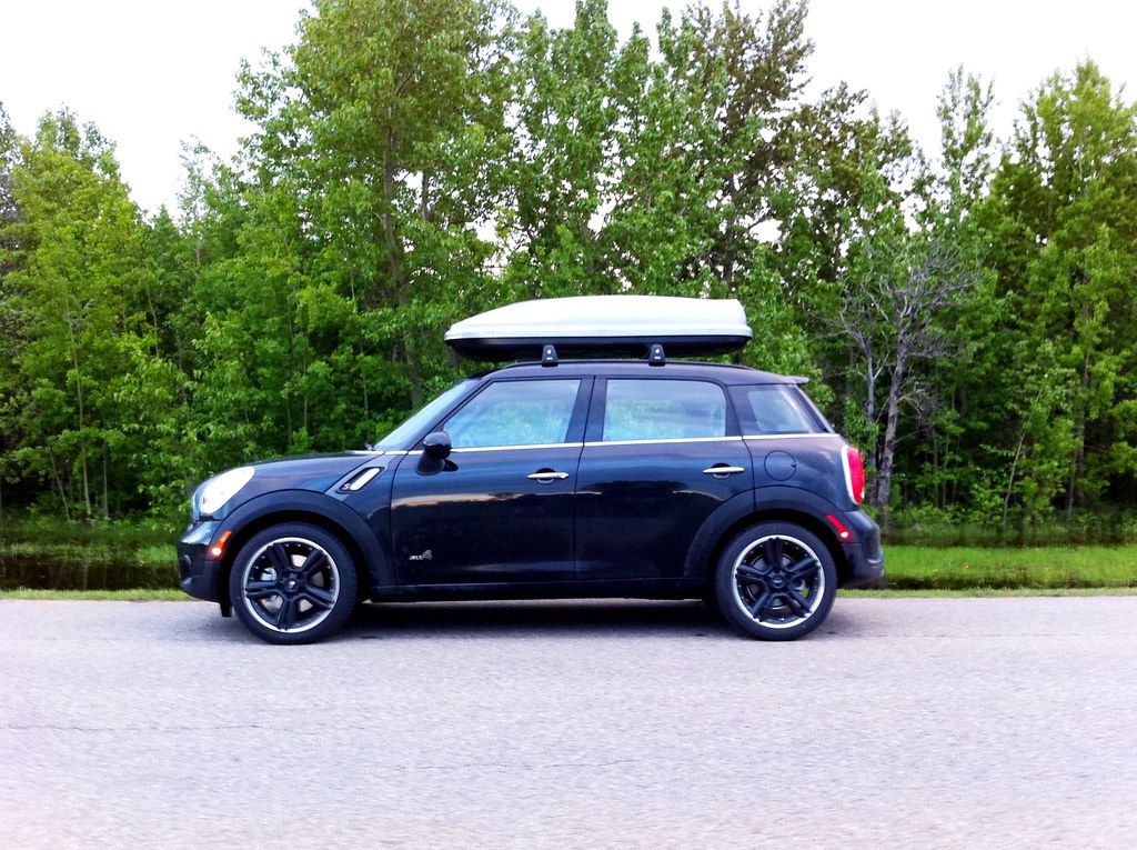 MINI Countryman Roof rack and roof box Is it too far for… Flickr