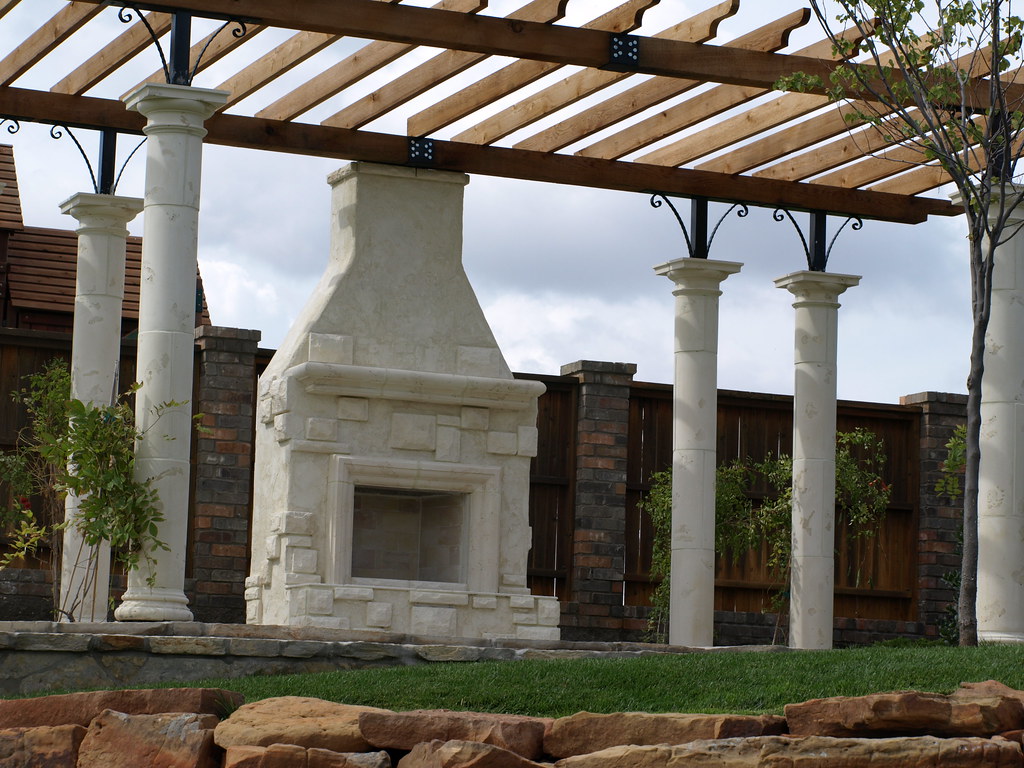 Austin stone Fireplace and stucco Garden pergola with stuc… Flickr