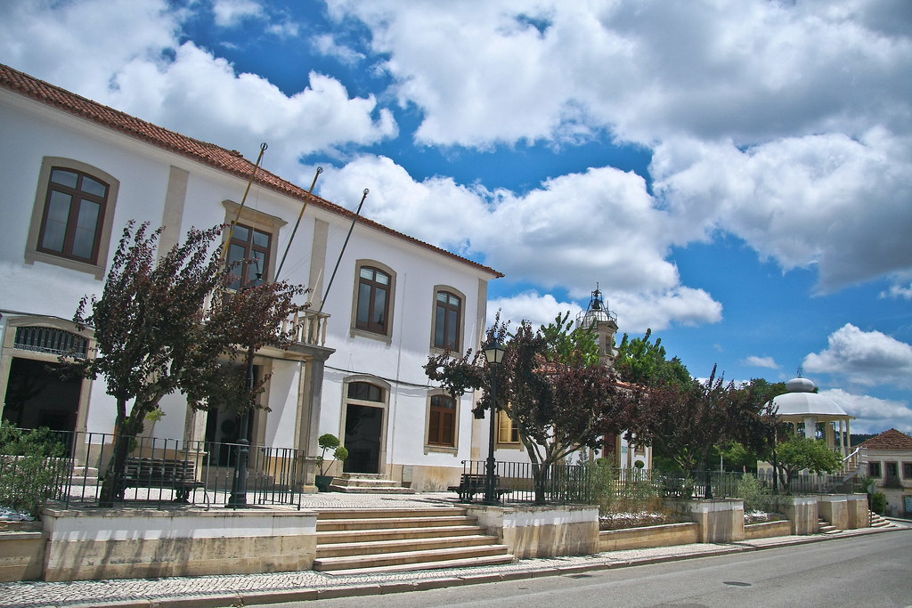 Câmara Municipal de Alvaiázere Portugal See where this p… Flickr