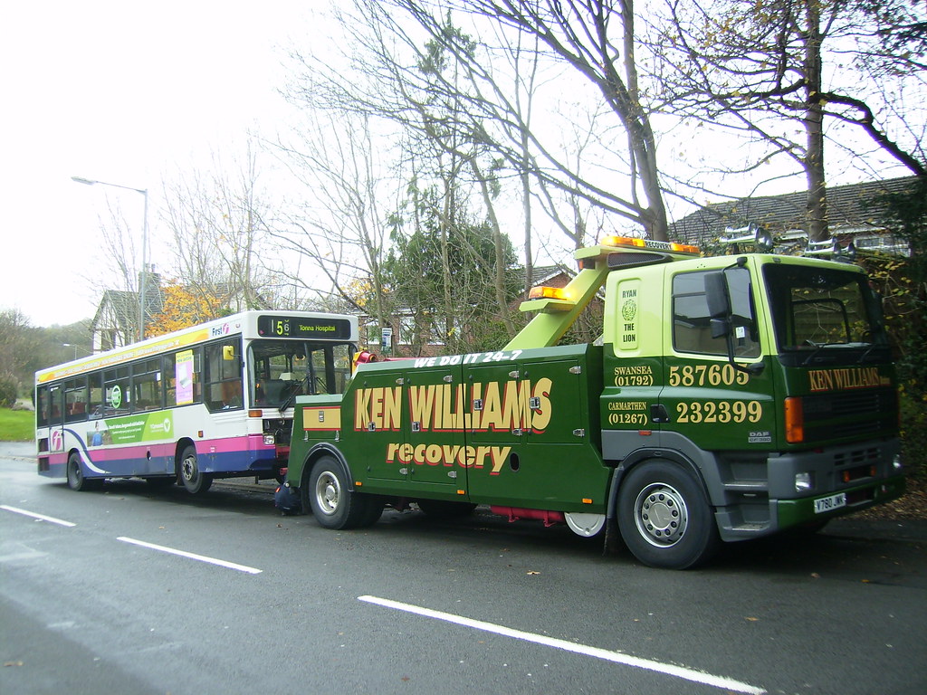 KEN WILLIAMS recovery. First Cymru bus Skewen gerwil Flickr