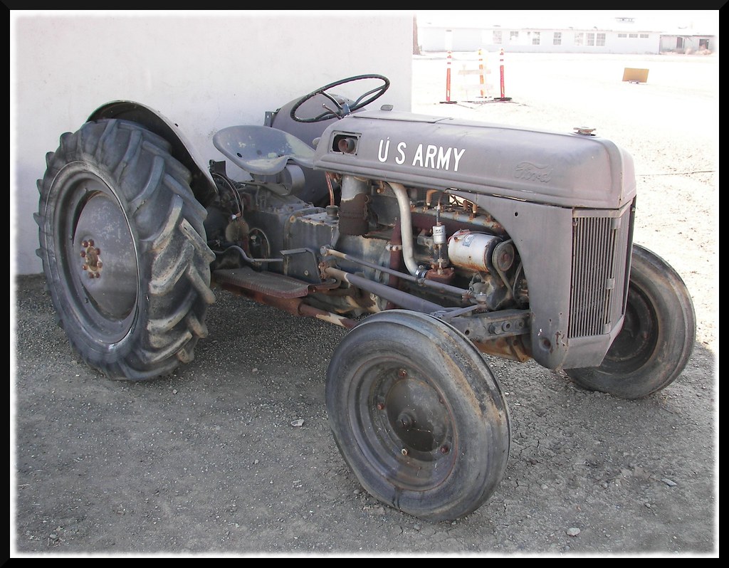 Army Ford 8N An old Ford 8N tractor wearing U.S. Army drab… Flickr