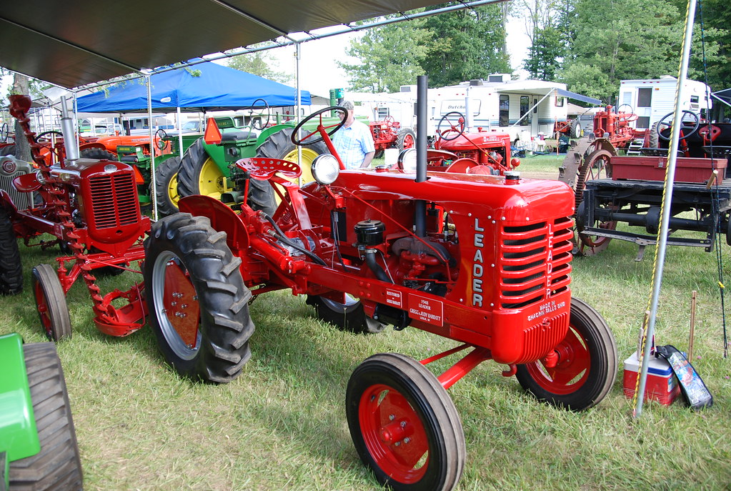 Mason Tractor Show 812009 029 N 1948 Leader farm tractor… Flickr