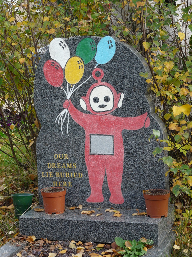 Hampstead Cemetery, Disturbing Child's Grave I can't begin… Flickr