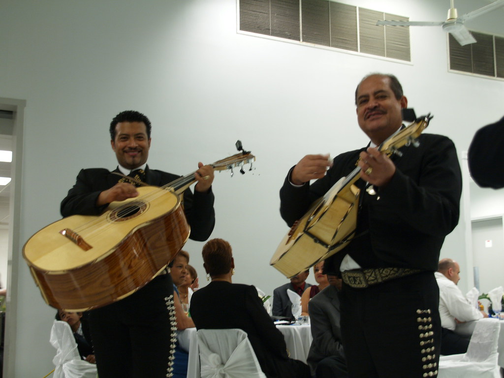 Houston Texas Mexican Mariachi Band playing music 2009 vio… Flickr