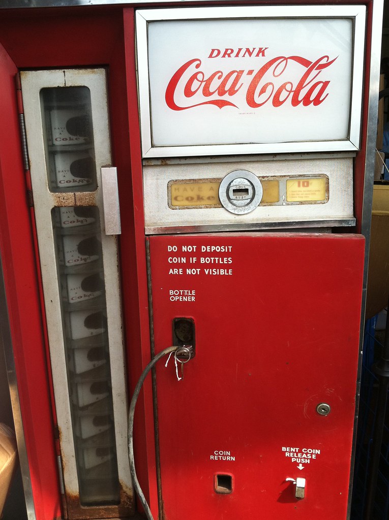 Vintage Coke ten cent Vending Machine 10 cents for a coke?… Flickr