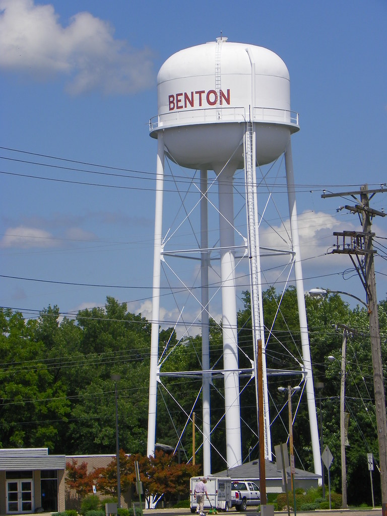 Benton Water Tower Benton, Illinois J. Stephen Conn Flickr