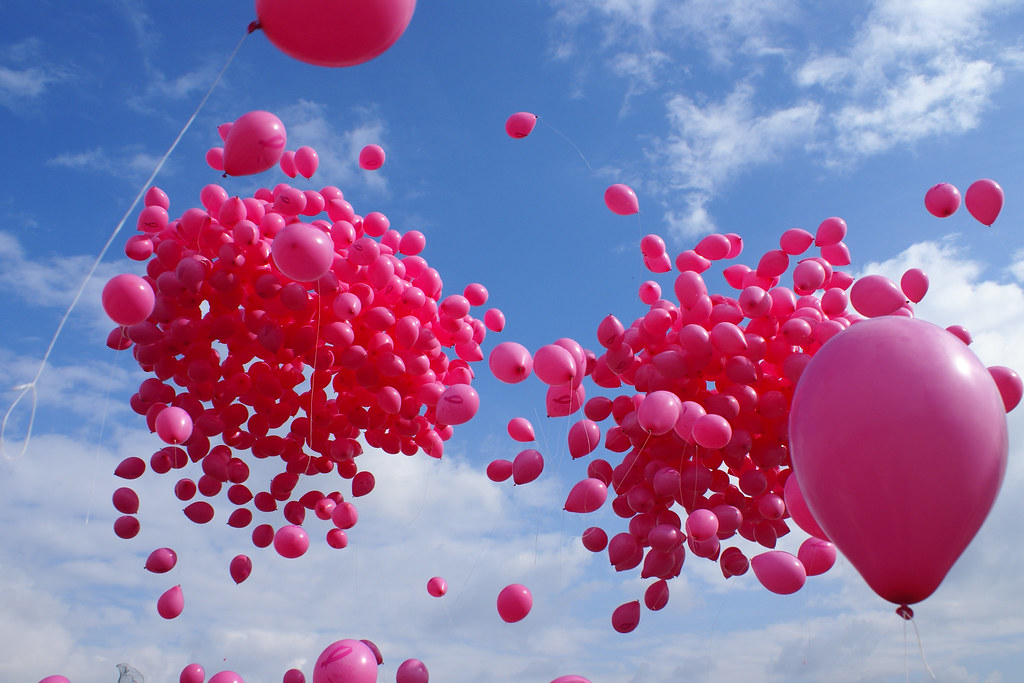 Pink balloons Release of pink balloons during the Pink Rib… Flickr