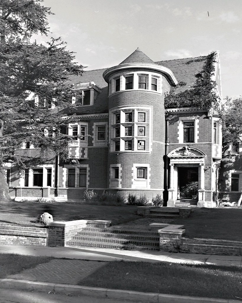 660 Rosenheim Mansion Built in 1915 from a design by its o… Flickr