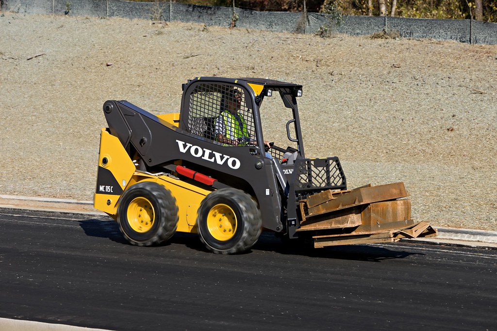 Volvo MC115C Skid Steer Volvo skid steers (skid steer load… Flickr