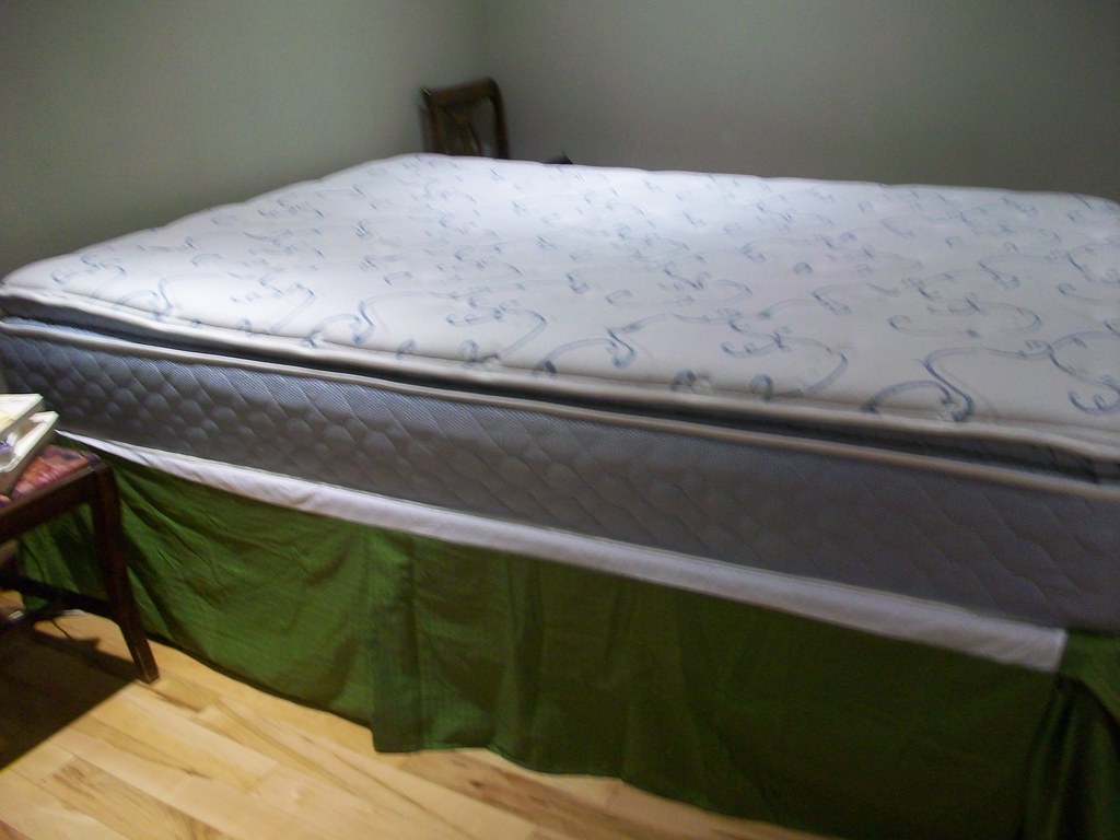 Sleep Country Queen sized bed Queen bed with orthopedic pi… Flickr