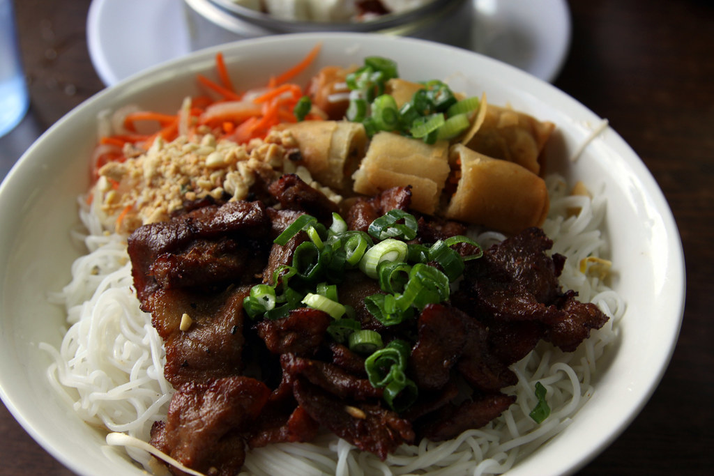 Bun cha gio thit nuong My Bun cha gio thit nuong. vermicel… Flickr