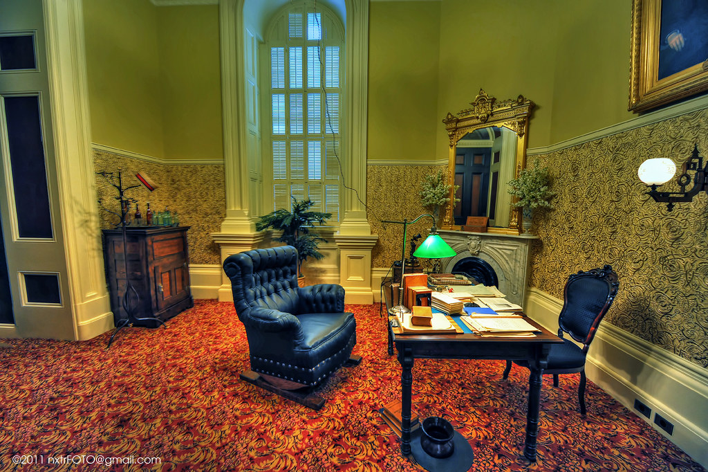 Inside the California State Capitol 4 This is the Goveror… Flickr