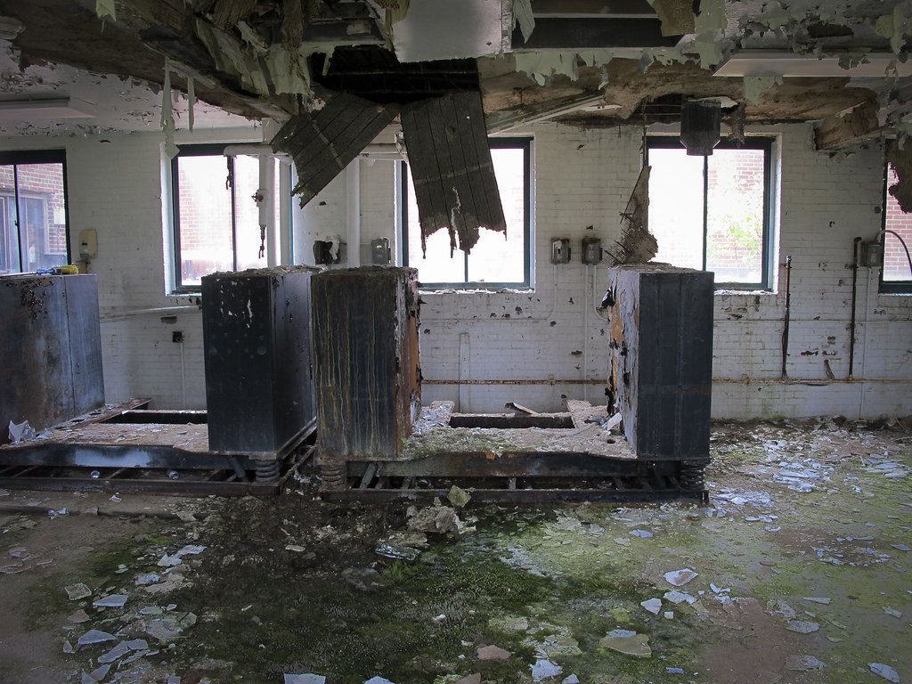 1106 Hill View Manor 08 Image of Hill View Manor, the haun… Flickr