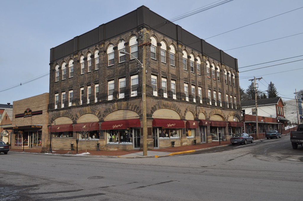 Impressive Impressive building in downtown Oakland, MD... … Flickr