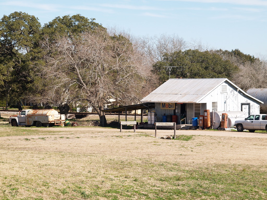 Moulton Texas Old small town 2010 Buildings Roads Signs P1… Flickr